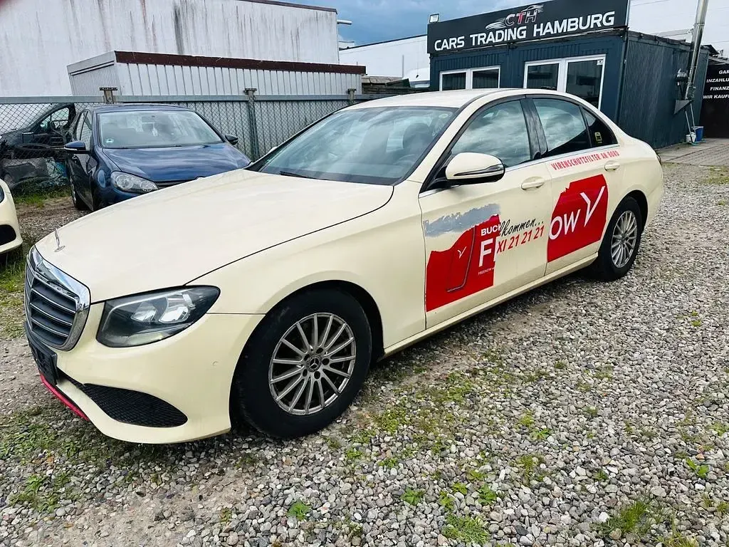 Gebraucht Mercedes E200 150 PS (110 kW) 2019 Gelb Limousine