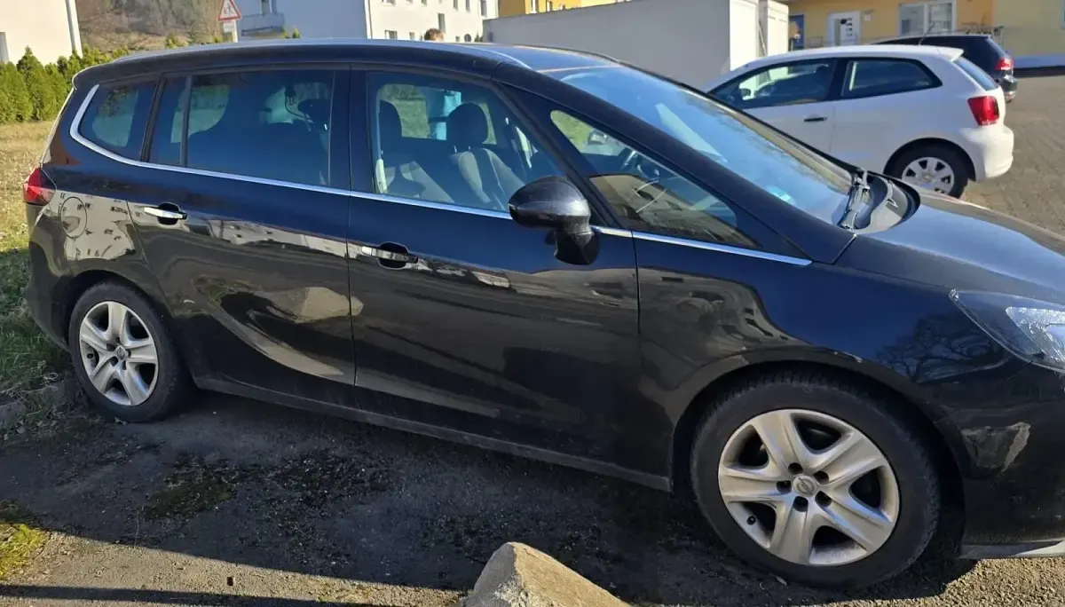 Gebraucht Opel Zafira Tourer 131 PS (96 kW) 2012 Schwarz Van / Kleinbus