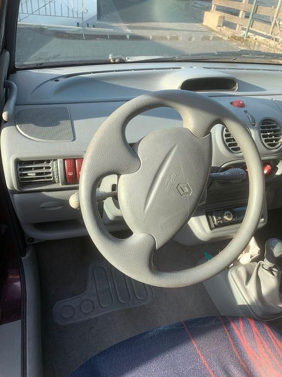 Gebraucht Renault Twingo 60 PS (44 kW) 2003 Rot Kleinwagen