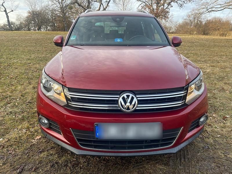 Gebraucht VW Tiguan 122 PS (89 kW) 2014 Rot SUV