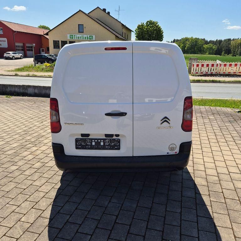 Weiß Gebraucht 2019 Citroën Berlingo Van / Kleinbus | 8.800 € - Bild 1/4