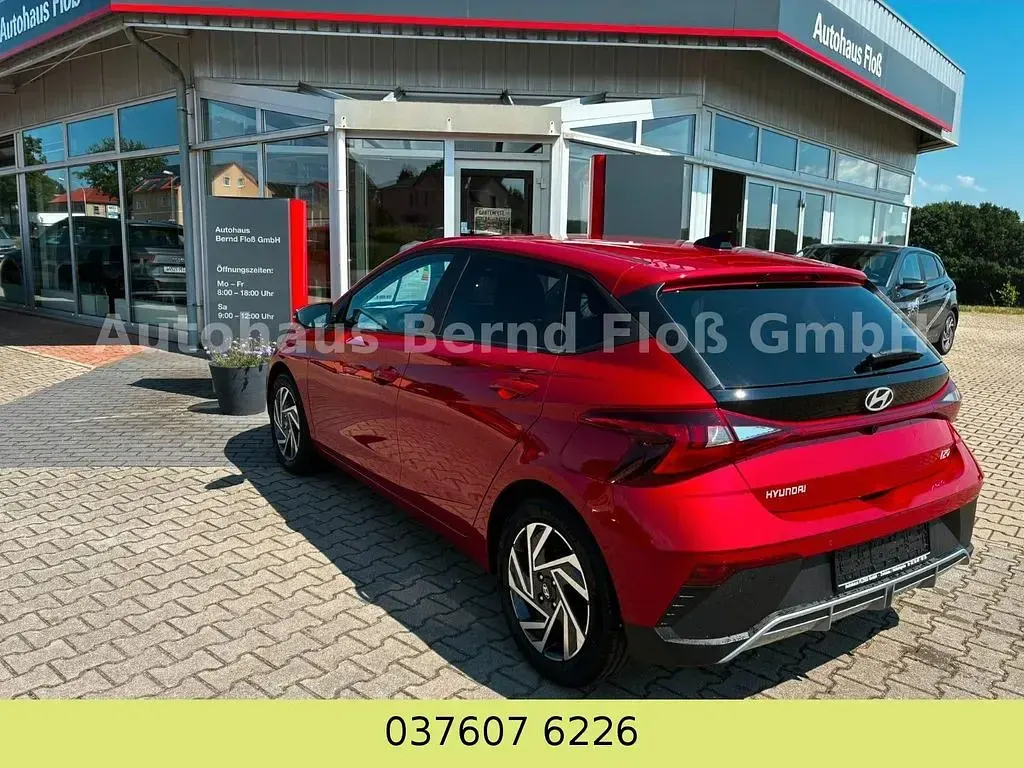 Neu Hyundai i20 79 PS (58 kW) 2025 Rot Kleinwagen