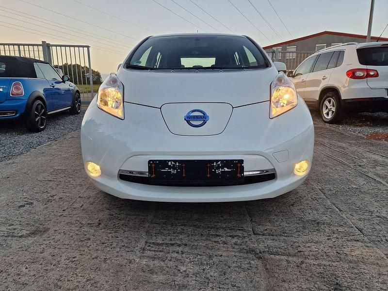 Gebraucht Nissan Leaf Acenta 80 kW (109 PS) 2017 Weiß Kleinwagen