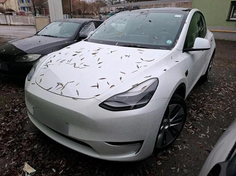 Weiß Gebraucht 2021 Tesla Model Y SUV | 28.980 € (Fairer Preis) - Bild 1/4