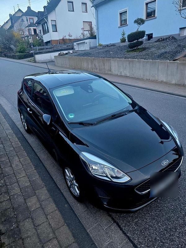 Gebraucht Ford Fiesta Cool & Connect 71 PS (52 kW) 2017 Schwarz Kleinwagen