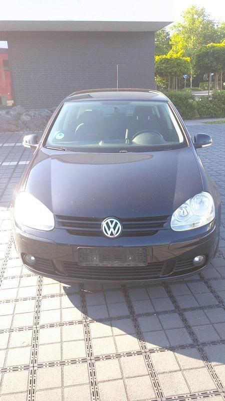 Schwarz Gebraucht 2006 VW Golf V Goal Limousine | 500 € - Bild 1/4