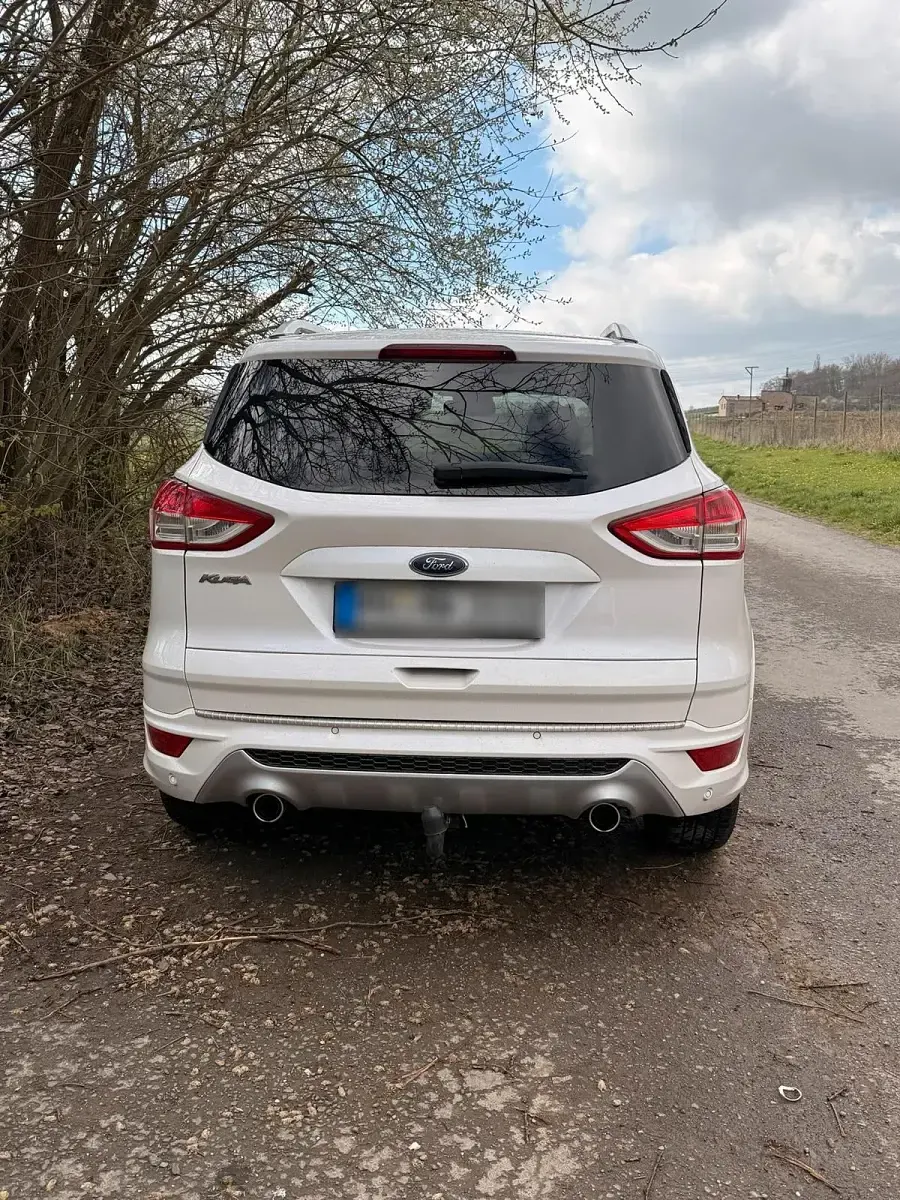 Gebraucht Ford Kuga 180 PS (132 kW) 2016 Weiß SUV