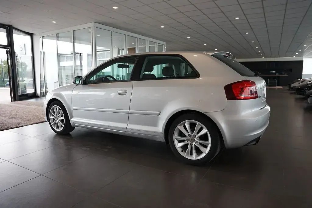 Gebraucht Audi A3 Ambition 125 PS (91 kW) 2011 Silber Kleinwagen