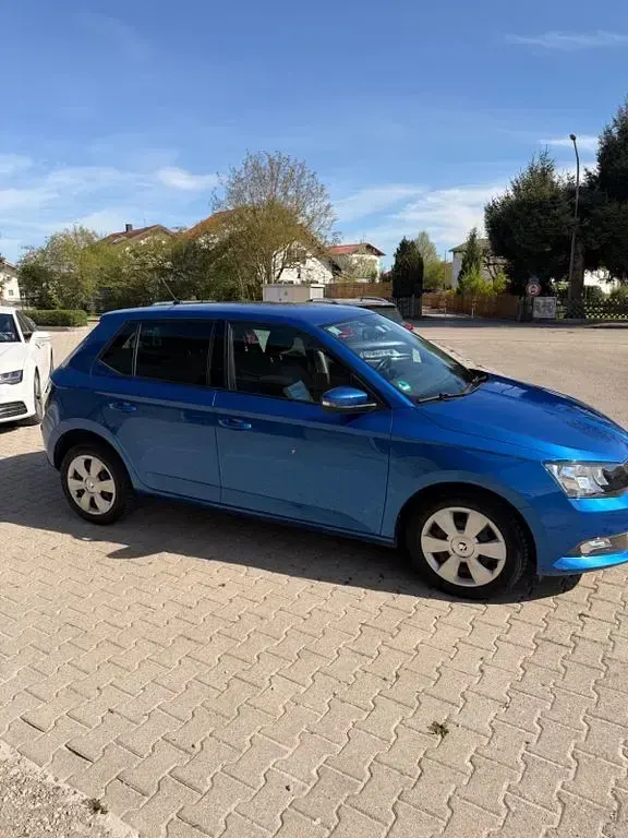Second-hand Skoda Fabia Active 90 CP (66 kW) 2016 Albastru Berlinǎ