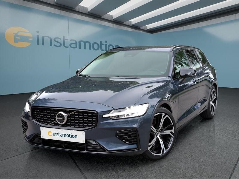 Blau Gebraucht 2023 Volvo V60 Plus Kombi | 38.949 € (Fairer Preis) - Bild 1/4