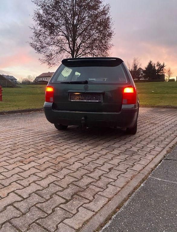 Gebraucht VW Passat Comfortline 116 PS (85 kW) 2000 Grün Kombi