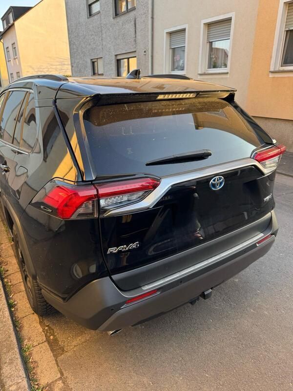 Schwarz Gebraucht 2019 Toyota RAV4 Hybrid Comfort SUV | 27.000 € (Fairer Preis) - Bild 1/4