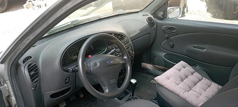 Gebraucht Ford Fiesta 75 PS (55 kW) 2002 Silber Kleinwagen