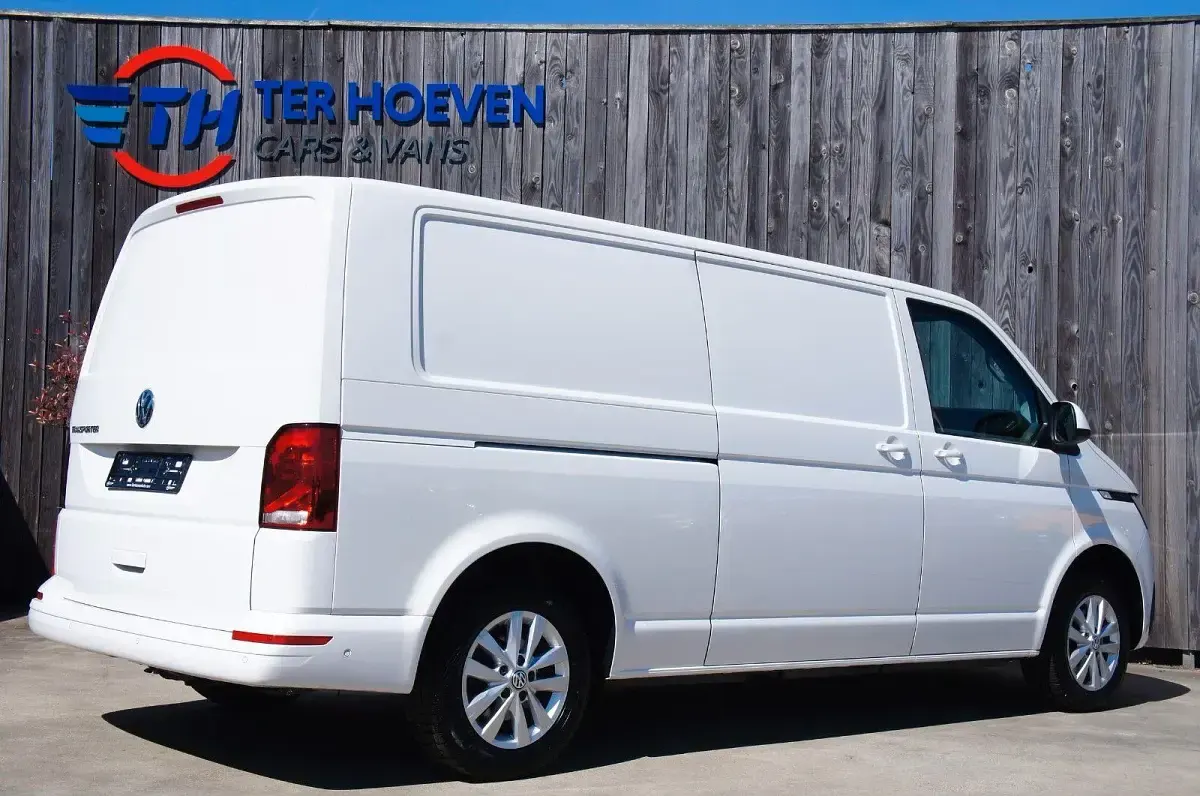 Gebraucht VW T6.1 150 PS (110 kW) 2022 Weiß Van