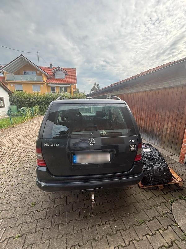 Gebraucht Mercedes ML270 163 PS (119 kW) 2001 Blau SUV