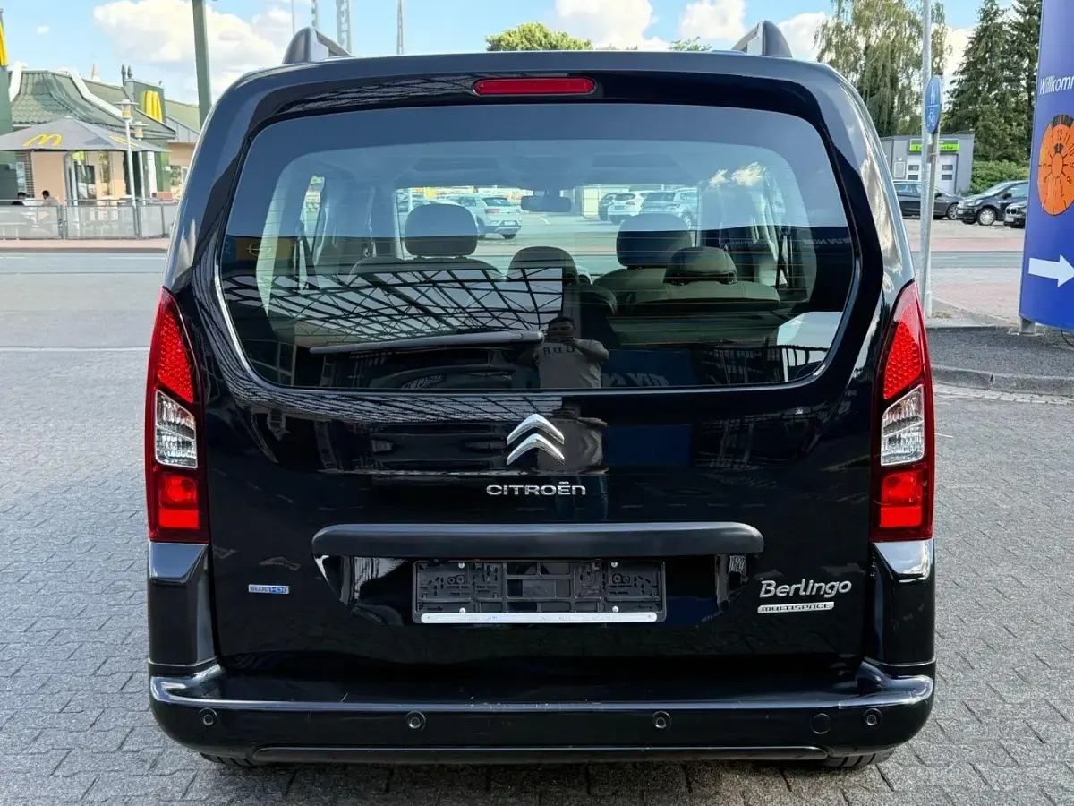 Gebraucht Citroën Berlingo SELECTION 99 PS (72 kW) 2015 Schwarz Van / Kleinbus