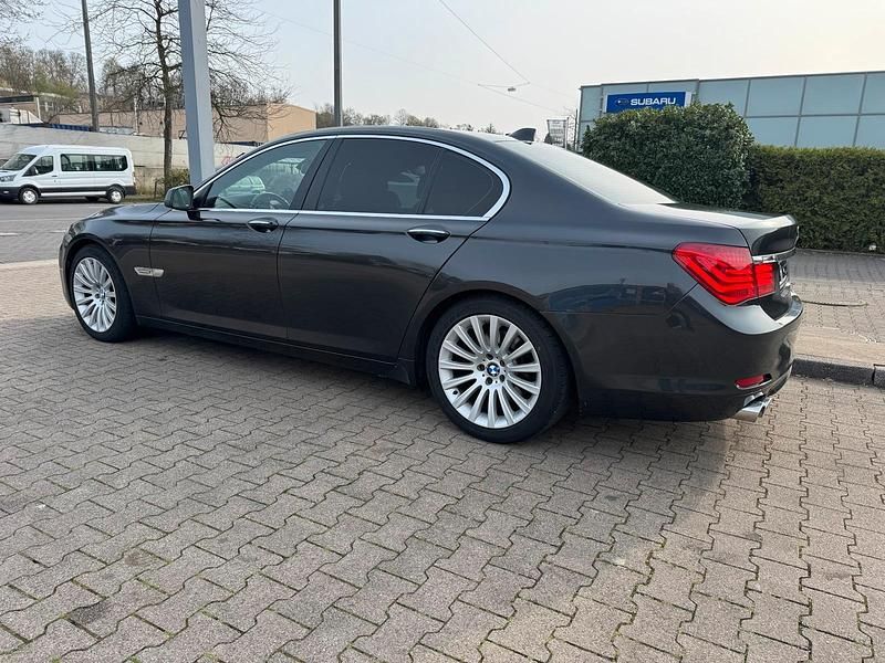 Gebraucht BMW 730 245 PS (180 kW) 2009 Schwarz Limousine