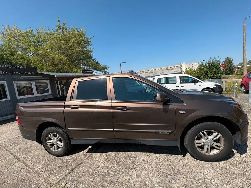 Gebraucht SsangYong Actyon 155 PS (114 kW) 2015 Braun Pickup