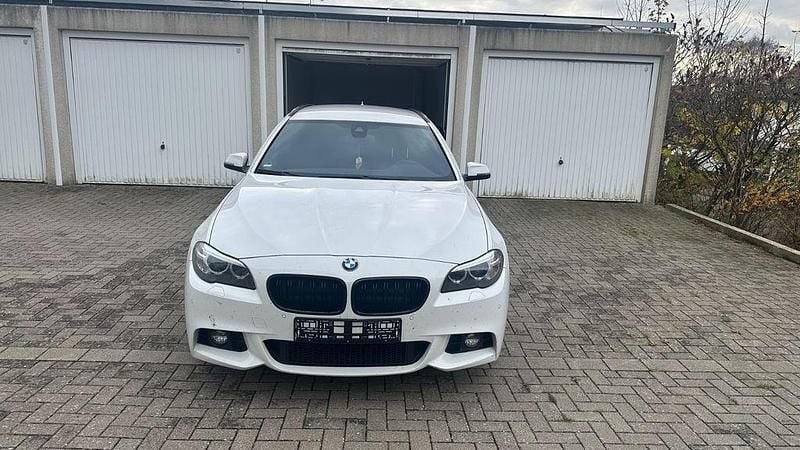 Gebraucht BMW 530 M Sport 258 PS (189 kW) 2013 Weiß Kombi