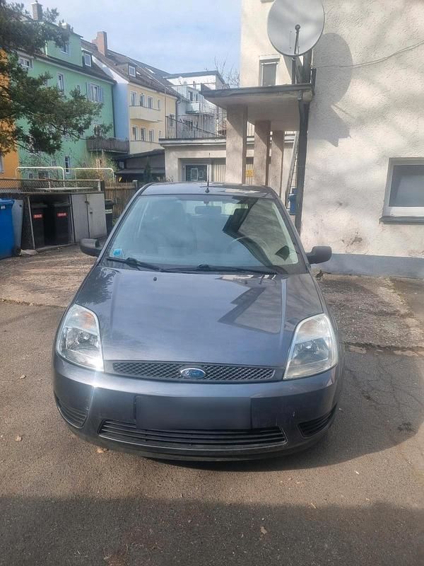 Gebraucht Ford Fiesta 85 PS (62 kW) 2005 Grau Kleinwagen