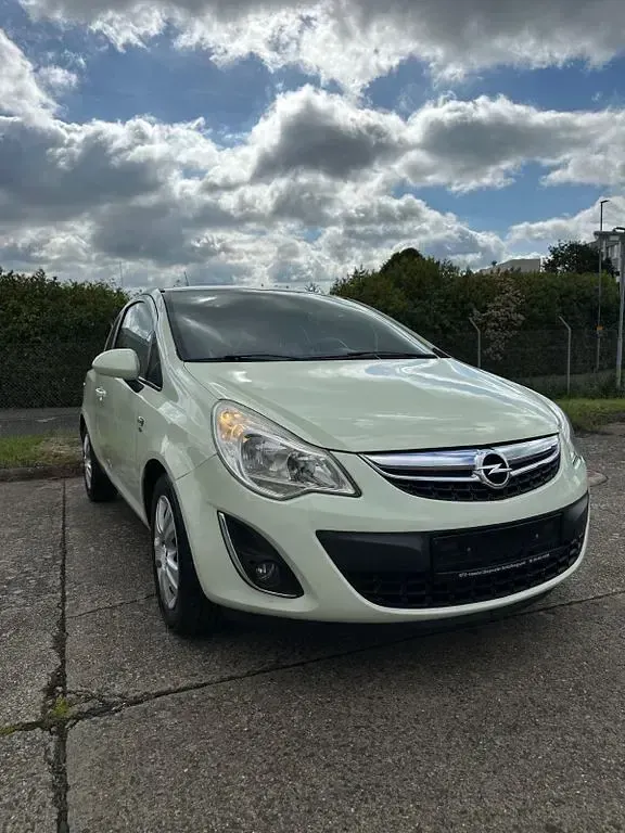 Gebraucht Opel Corsa 87 PS (63 kW) 2011 Weiß Kleinwagen