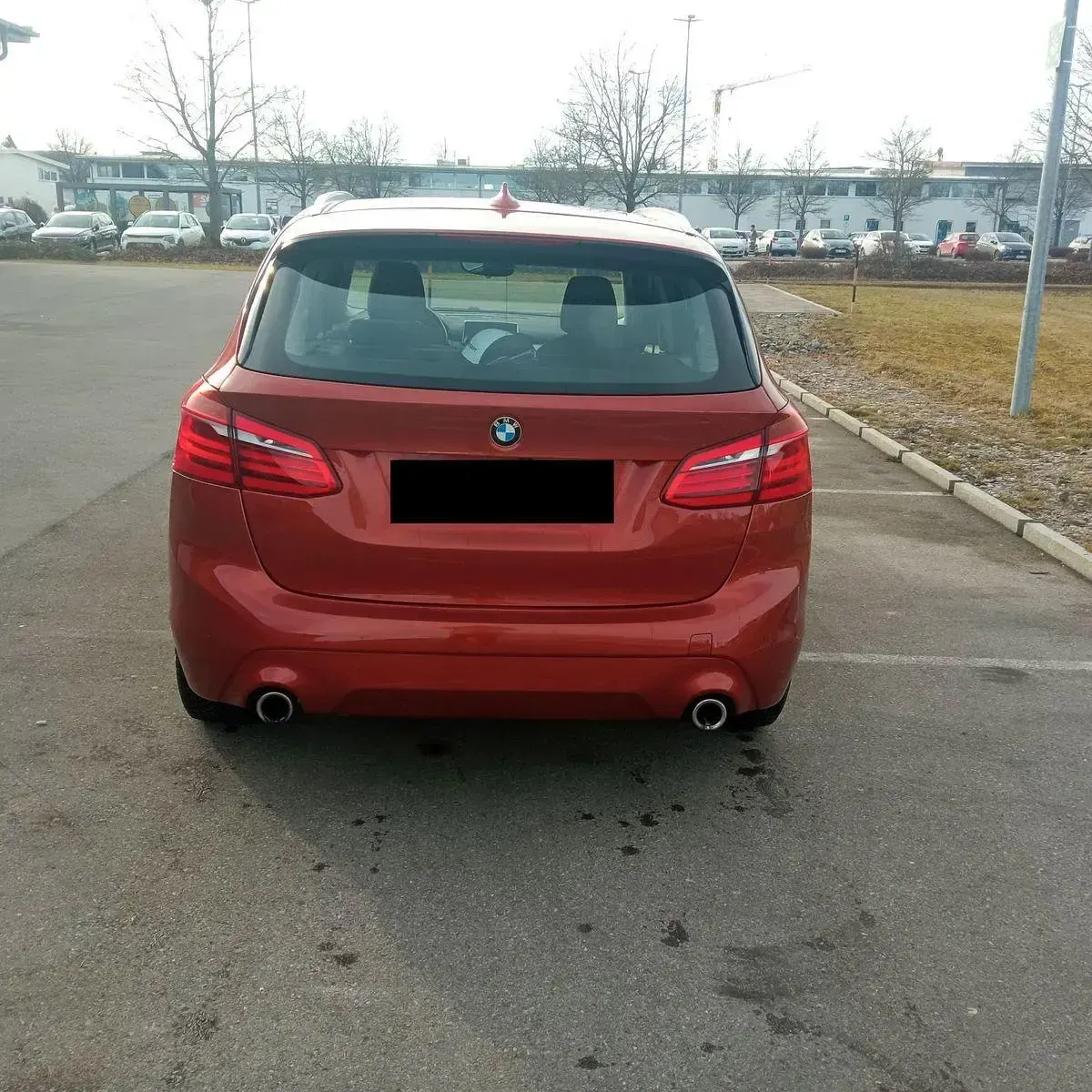 Używany BMW 225 231 KM (169 kW) 2018 Pomarańczowy Minivan