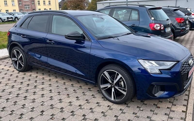 Gebraucht Audi A3 110 PS (80 kW) 2022 Blau Limousine