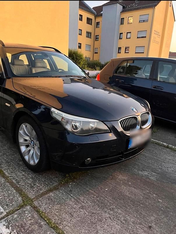 Gebraucht BMW 525 170 PS (125 kW) 2005 Blau Kombi