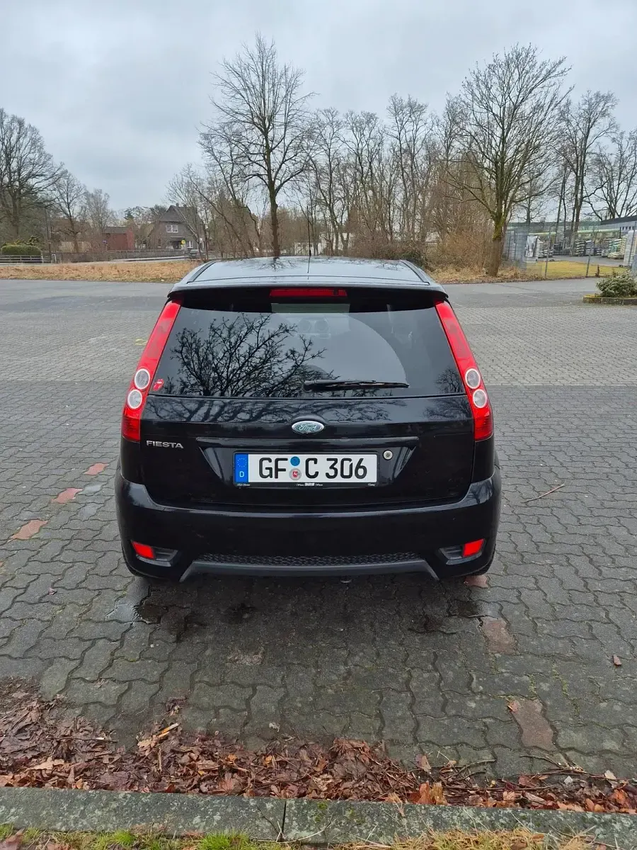 Gebraucht Ford Fiesta 80 PS (58 kW) 2008 Schwarz Kleinwagen