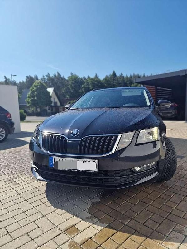 Schwarz Gebraucht 2020 Skoda Octavia Style Kombi | 16.550 € (Guter Preis) - Bild 1/4