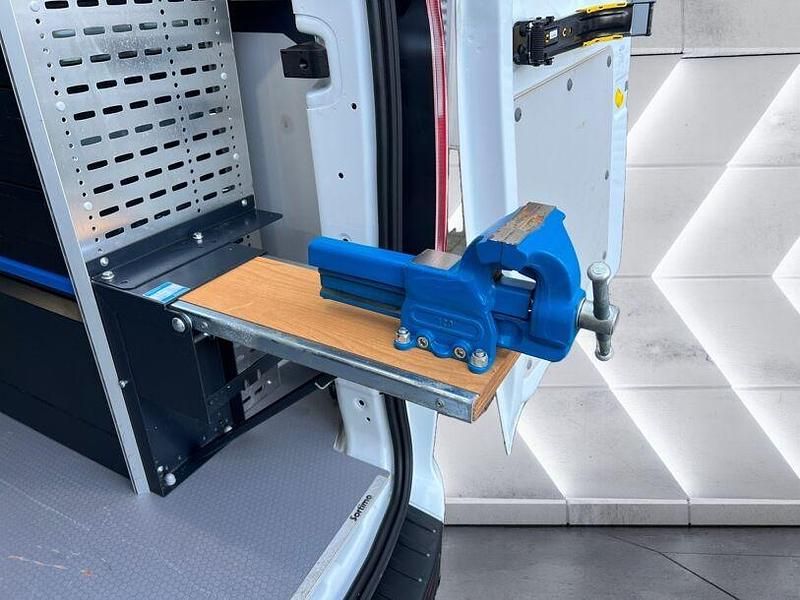 Gebraucht Ford Transit Custom 131 PS (96 kW) 2022 Weiß Van / Kleinbus