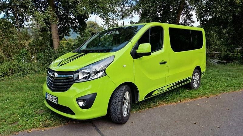 Grün Gebraucht 2017 Opel Vivaro Van | 13.000 € (Superpreis) - Bild 1/4