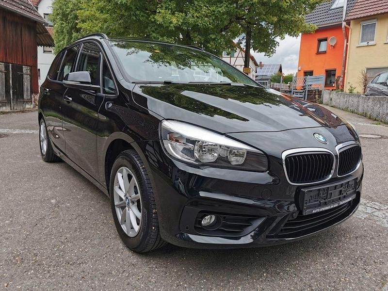 Schwarz Gebraucht 2016 BMW 218 Gran Tourer Advantage Van / Kleinbus | 8.501 € (Superpreis) - Bild 1/4