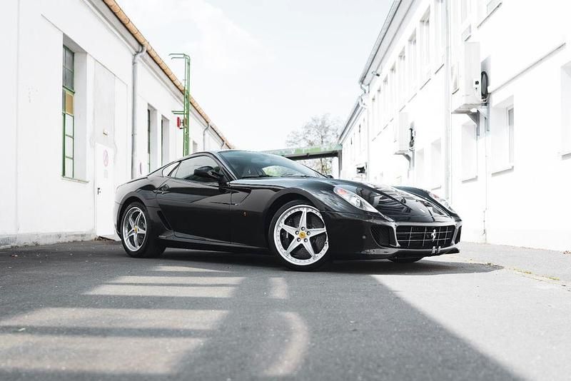 Second-hand Ferrari 599 620 CP (456 kW) 2010 Negru Coupe