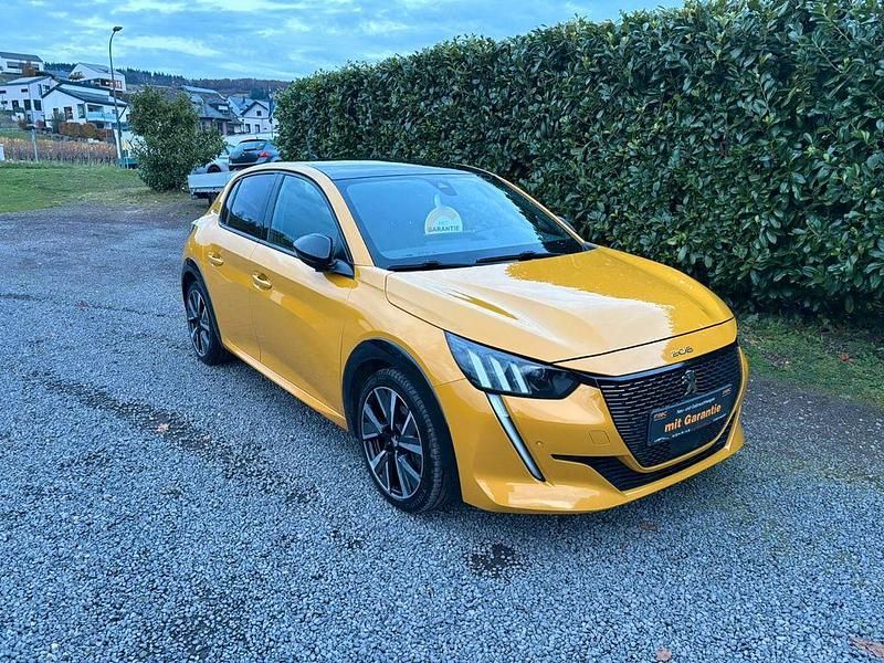 Gelb Gebraucht 2020 Peugeot 208 Allure Kleinwagen | 14.590 € (Etwas zu teuer) - Bild 1/4