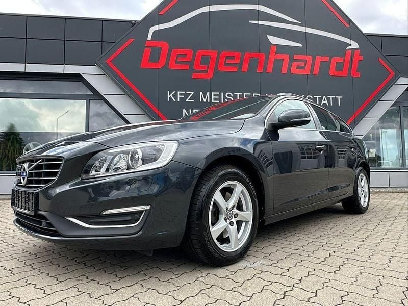 Gebraucht Volvo V60 Summum 190 PS (139 kW) 2018 Grau Kombi