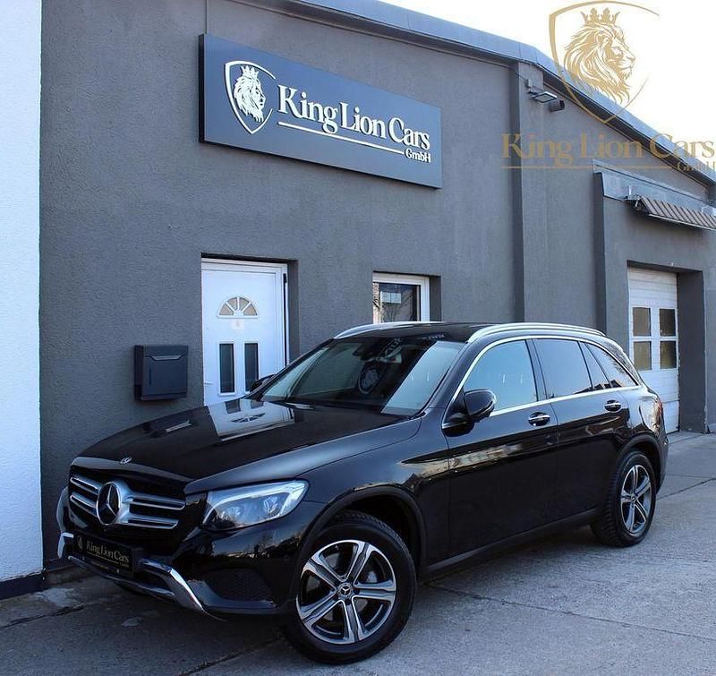Gebraucht Mercedes GLC250 204 PS (150 kW) 2017 Obsidianschwarz  lack SUV