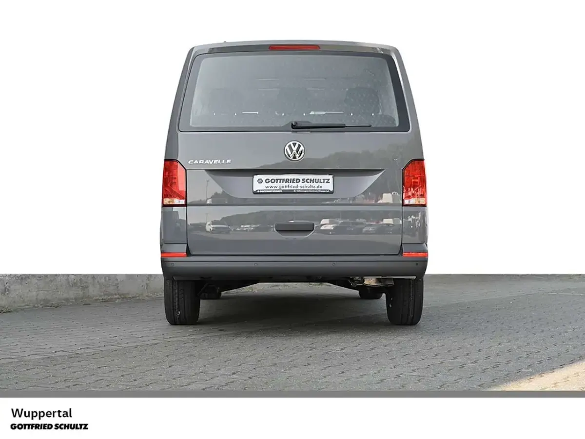 Gebraucht VW Caravelle 110 PS (80 kW) 2024 Pure grey Van