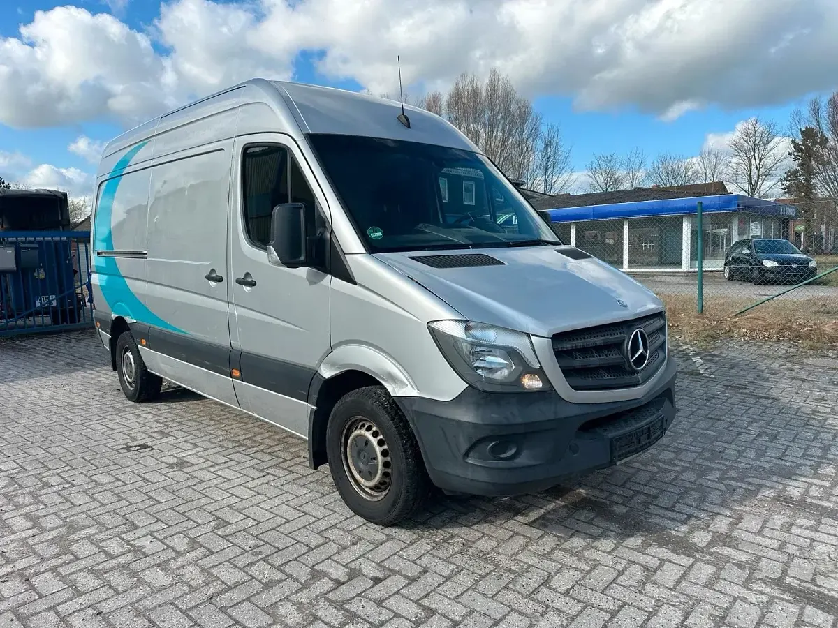 Używany Mercedes Sprinter 163 KM (119 kW) 2015 Srebrny