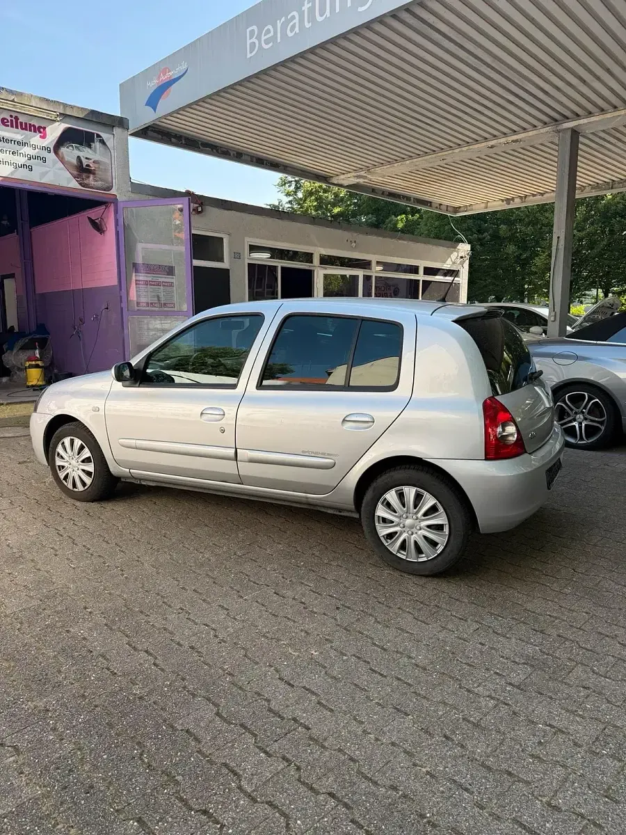 Gebraucht Renault Clio 58 PS (42 kW) 2009 Silber Kleinwagen