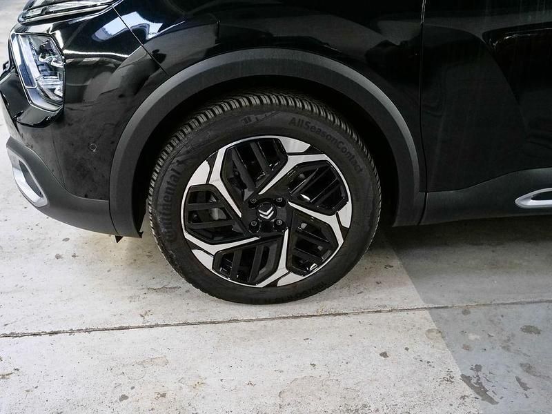 Gebraucht Citroën C4 Shine 131 PS (96 kW) 2023 Perlanera schwarz SUV