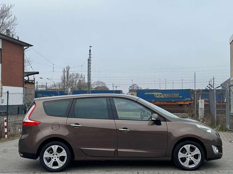 Gebraucht Renault Scénic III Luxe 140 PS (102 kW) 2010 Braun Van / Kleinbus