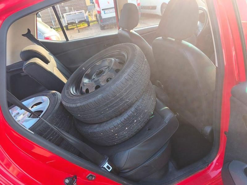 Gebraucht Hyundai i10 69 PS (50 kW) 2012 Rot Kleinwagen