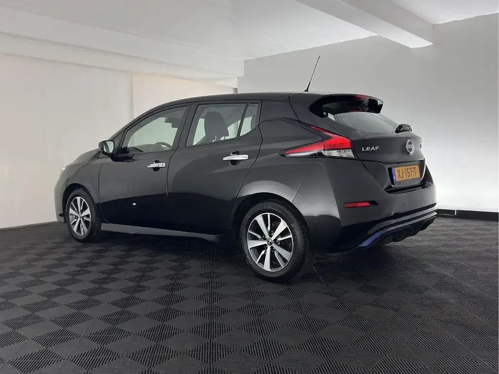 Gebraucht Nissan Leaf N-Connecta 110 kW (150 PS) 2019 Schwarz Kleinwagen