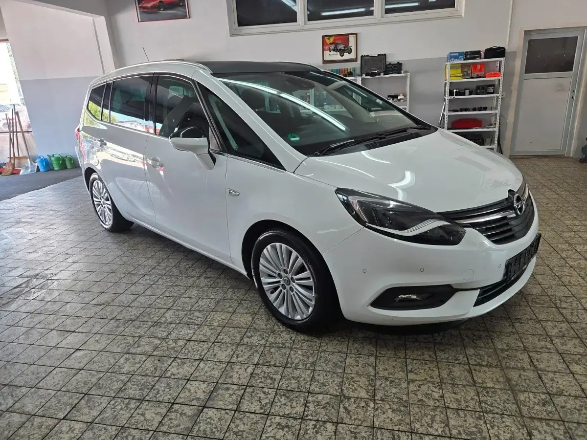 Gebraucht Opel Zafira Tourer 170 PS (125 kW) 2018 Weiß Van / Kleinbus