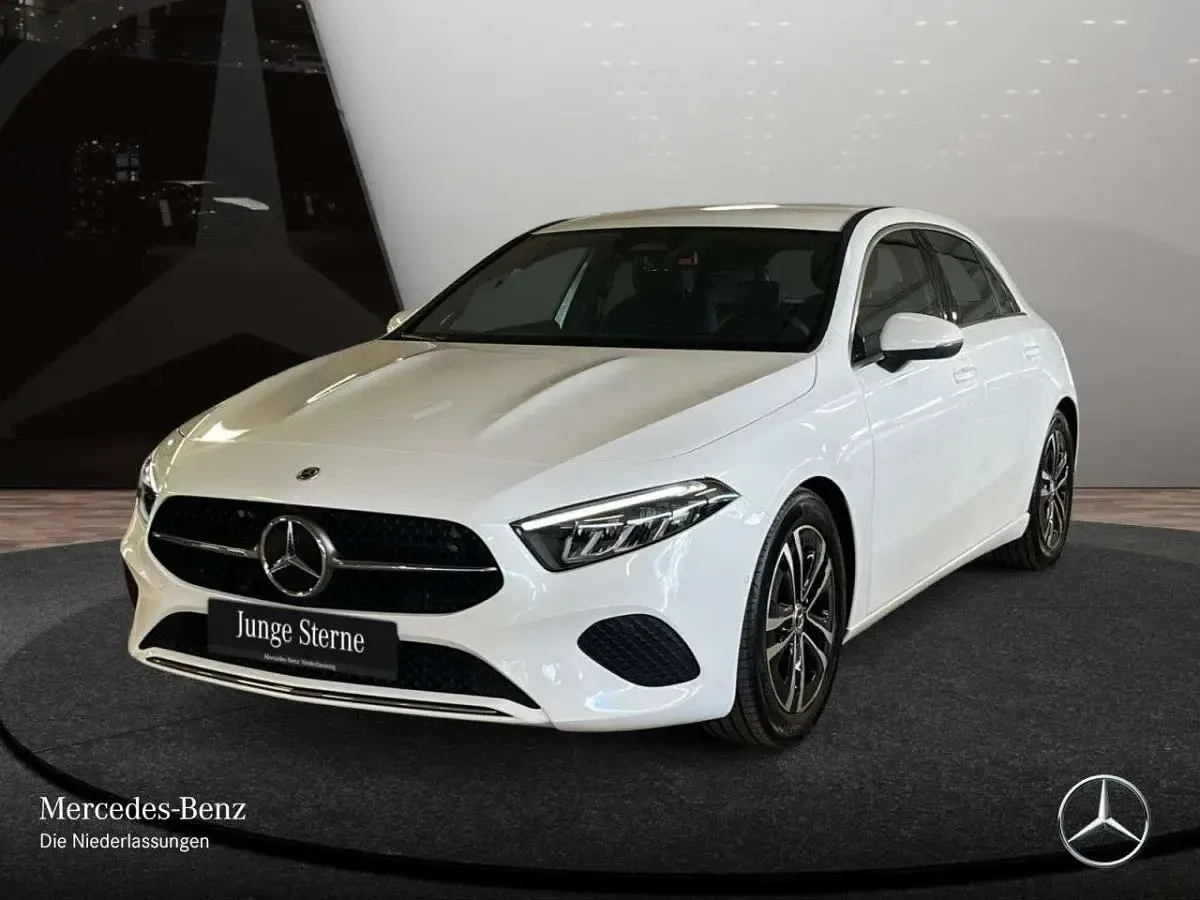 Gebraucht Mercedes A180 Advanced 136 PS (100 kW) 2025 Weiß Limousine