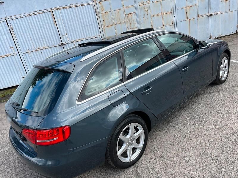 Gebraucht Audi A4 160 PS (117 kW) 2010 Grau Kombi