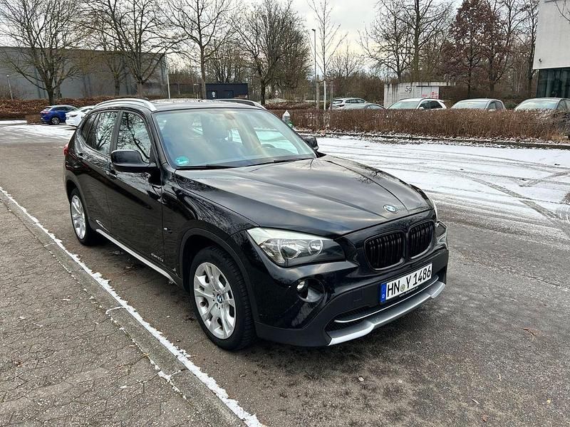Schwarz Gebraucht 2010 BMW X1 Sport Line SUV | 5.300 € (Fairer Preis) - Bild 1/4