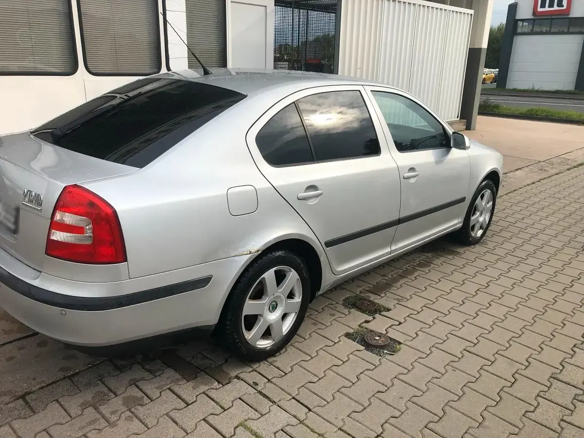 Gebraucht Skoda Octavia 105 PS (77 kW) 2005 Grau Limousine