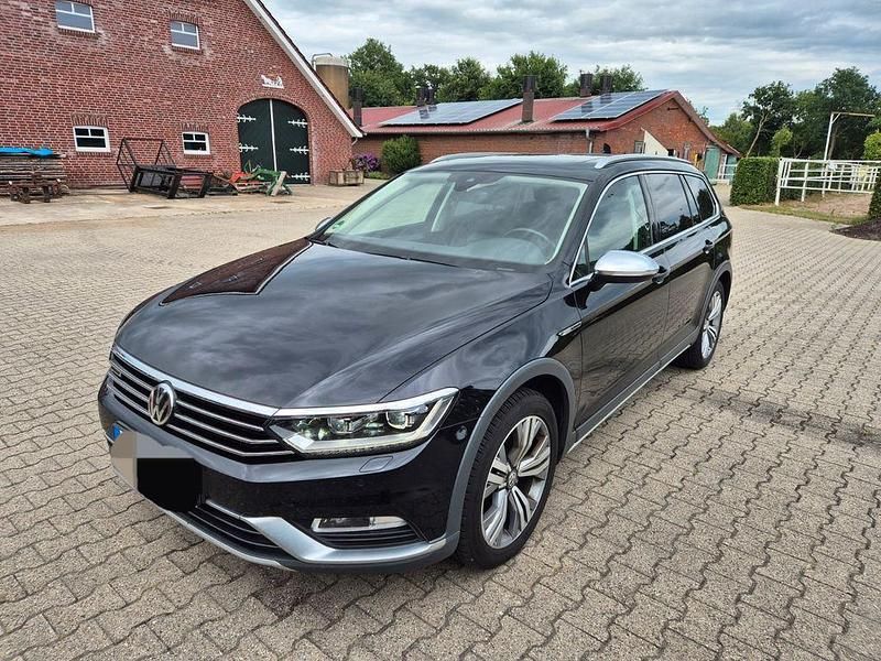 Schwarz Gebraucht 2015 VW Passat Alltrack Kombi | 17.000 € (Fairer Preis) - Bild 1/4